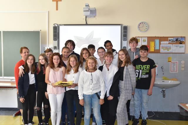 Die 4a der IMS Hinterbrühl gründete die Junior Basic Company "Schmeckerlade - Schoki mit Stil".