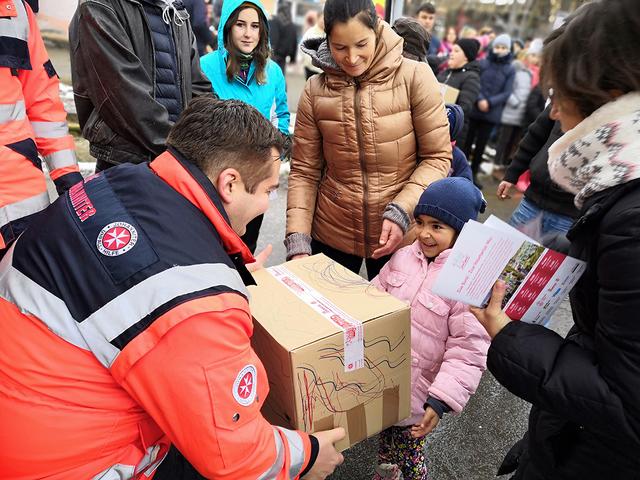 Johanniter-Weihnachtstruck: Helfen wo Hilfe gebraucht wird.