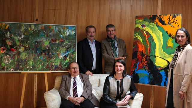 Die Künstler Karl W. Paschek und Barbara Probst (sitzend), Hotelier Frank Bläuel, Franz Müllner MVM und die Mäzenin Waltraud Seiter