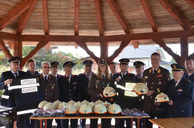 Die Kameraden in Kackovec freuten sich über den Besuch der Fürstenfelder Delegation und die neue Ausrüstung.
