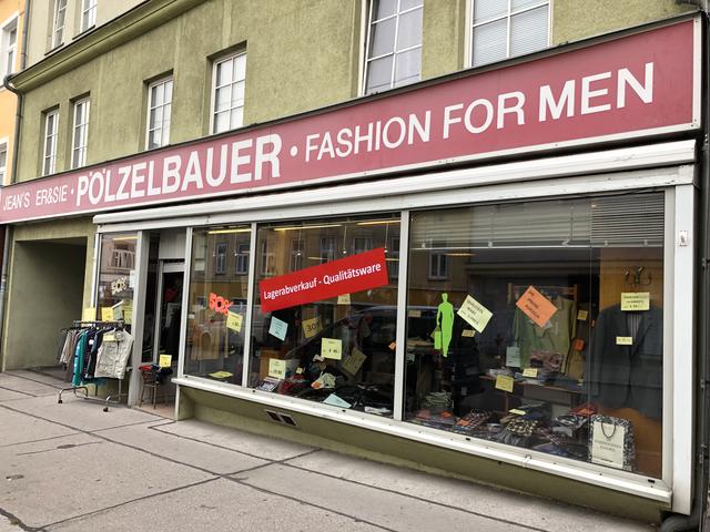 Herrenausstatter Pölzelbauer in der Kalvarienberggasse ist bald Geschichte. | Foto: Michael J. Payer