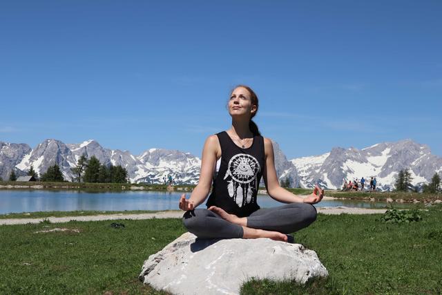 Stefanie Lindbichler lud während des jüngst vergangenen Sommers zwei Mal zum Yoga auf die Höss.