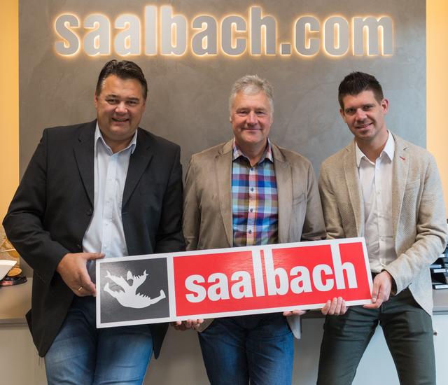 Wolfgang Breitfuß (Direktor des Tourismusverbandes Saalbach Hinterglemm) mit Franz Hasewend und Michael Kössner (Firma CapCorn).