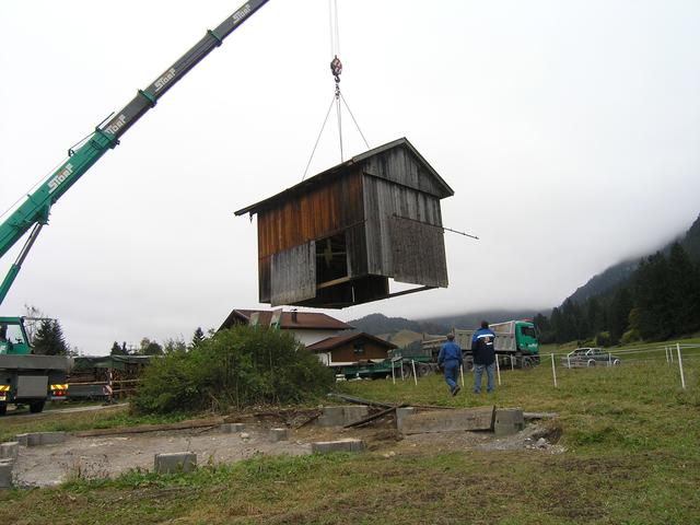 Im Zuge der Grundzusammenlegung mussten auch Städel versetzt werden. | Foto: GZ Weißenbach