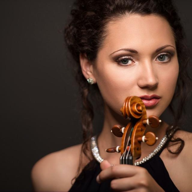 Sophie Neuhauser verzaubert mit der Violine.