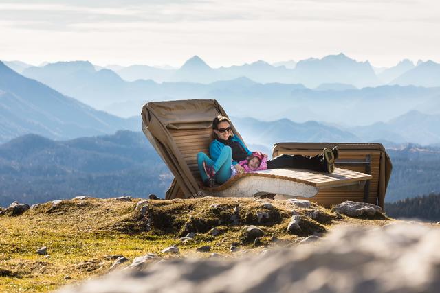 Die alpinen Relaxstationen laden zum Entspannen ein.