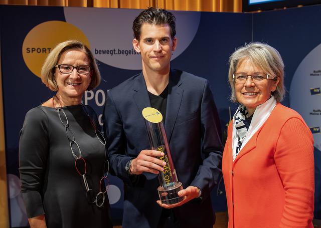 Niederösterreichs Sportler des Jahres 2019, Dominic Thiem, mit Landeshauptfrau Johanna Mikl-Leitner und Sportlandesrätin Petra Bohuslav.