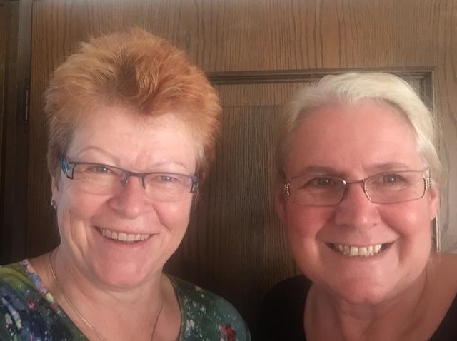 Eva Schmid und Monika Krautgartner bezaubern mit heiteren Wintertexten