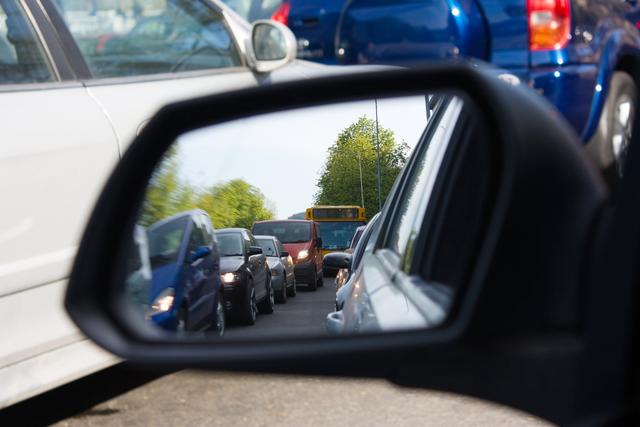 Ab Montag dürfte es vorübergehend rund um die Voestbrücke, auf den Zu- und Abfahrten der B 126 zu längeren Rückstaus kommen. | Foto: aleksask/panthermedia