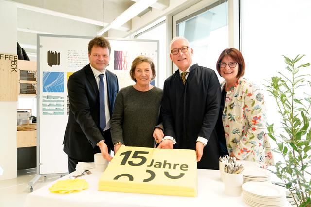 Johannes Zederbauer, Prorektor und Geschäftsführer der NDU, Sonja Zwazl, Präsidentin der WKNÖ, Herbert Grüner, Rektor der NDU, Ingeborg Dockner (Spartenobfrau WKNÖ, „Information und Consulting“).