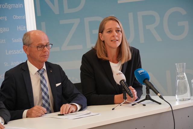 Landesrätin Andreas Klambauer und Landeshauptmann-Stellvertreter Christian Stöckl bei der Budgetpräsentation.
