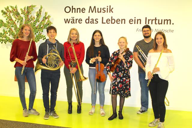 Die Studenten: Antonia Peter, Tobias Rössler, Sophia Jacobs, Stephanie Neubauer, Matthias Reindl, Lena Haschky und Zoe Haas.