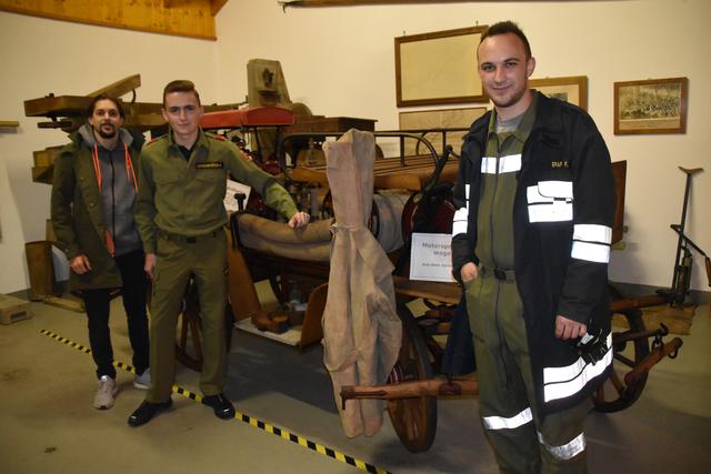 Die Feuerwehr Jabing präsentierte historisches Gerät.