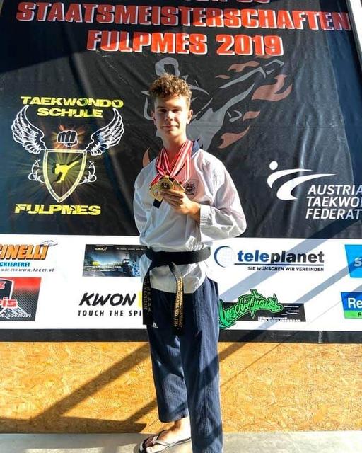 Savo Kovacevic mit Staatsmeister Medaille