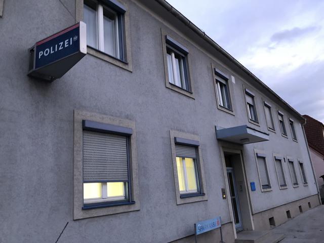 Zwei Köflacher Polizeibeamte retteten in einer dramatischen Aktion einer Frau das Leben.