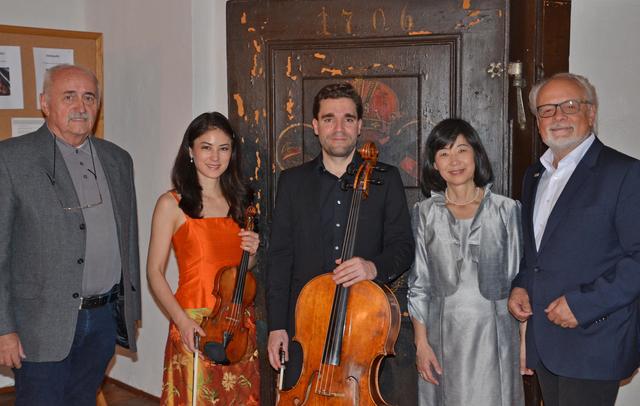 Nagaoko und Anna Knopp, Leonhard Roczek, Dr. Eckhard Oberklammer, Gottfried Kraft