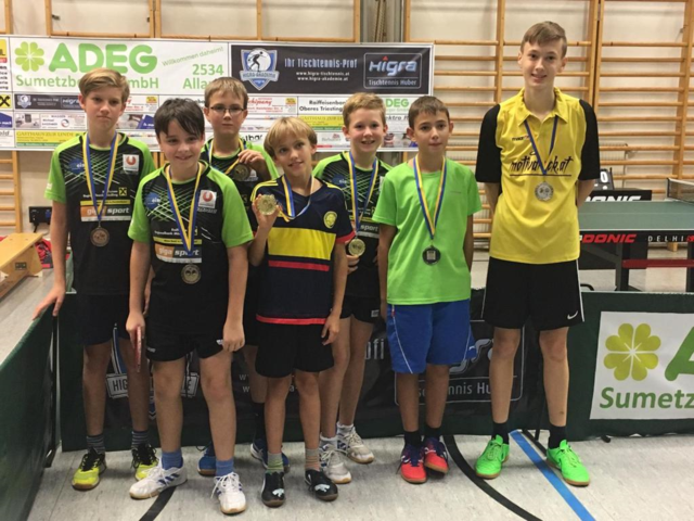 Jugend Tischtennis Mannschaft der Sportunion Perchtoldsdorf und Mitfavoriten
