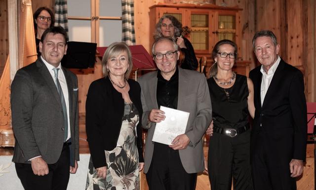 Feststimmung beim Bgm. Markus Haid, Landesrätin Beate Palfrader, Obmann Max Bauer sowie den Vorstandsmitgliedern Claudia Bauer und Helmut Stütler (v.l.n.r.)