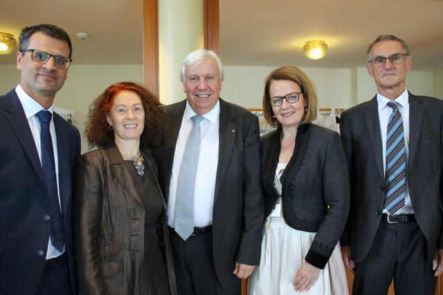 Schulleiter-Stv. Alexander Frank, FI Jutta Prohaska, Bildungsdirektor Johann Heuras, Bildungs-Landesrätin Christiane Teschl-Hofmeister, Manfred Wimmer.