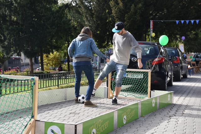 Diese transportable Mini-Sportanlage ist ein gern gesehener Aufputz bei Festen im 18. Bezirk.
