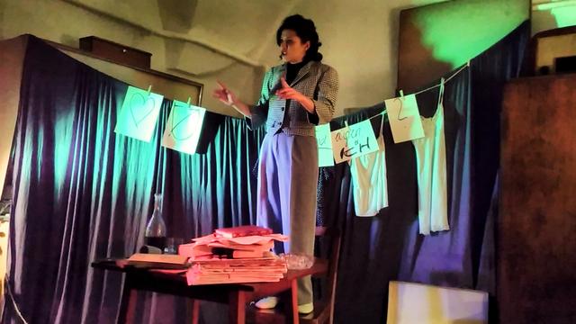 Johanna Hainz in "Der Bogen meiner Brauen ist kein Weg" | Foto: Vada