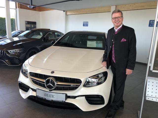 Herbert Pirker präsentiert passend zur Jahreszeit den sportlichen 4-matic.