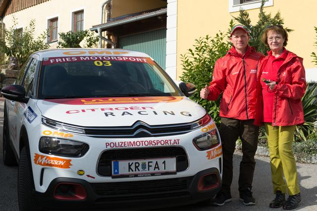 Co–Pilotin Veronika Holly-Berger, Pilot Alfred Fries