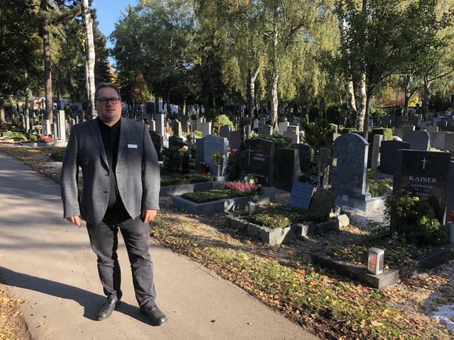 Der hohe Grünanteil macht den St. Barbara Friedhof zu einer innerstädtischen Oase.