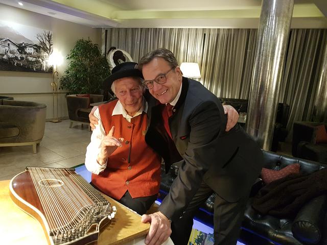 Toni Petz mit LH Günther Platter.