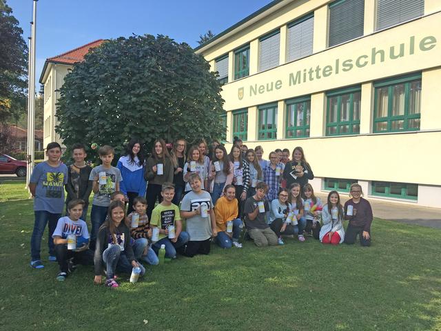 1.745,45 Euro: So hoch wie noch nie zuvor war das Spendenergebnis der Mittelschule Neuhaus am Klausenbach.