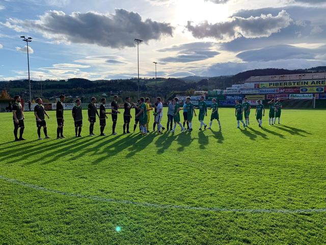 Schönes Wetter beim Derby zwischen Lankowitz und Stallhofen