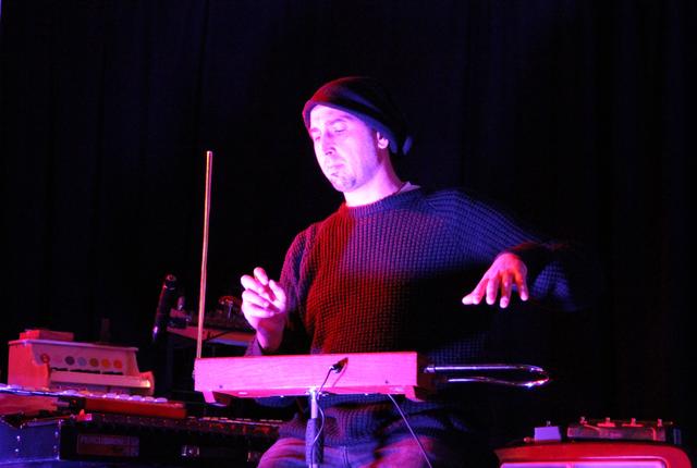 Leo Virgili am Theremin | Foto: VADA