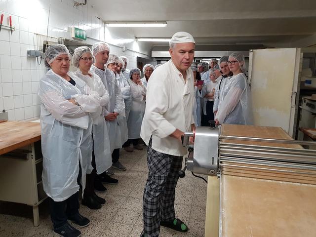 Günther Feldhofer mit seinen Gästen in Randegg. | Foto: Bäckerei Feldhofer