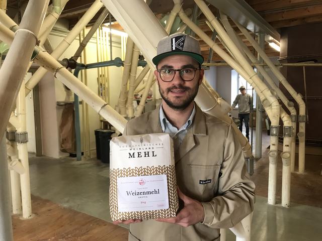 GF Ulrich Kiendler bietet ab sofort ein eigenes Weinland-Mehl an. Das Getreide dazu stammt von unseren heimischen Bauern.