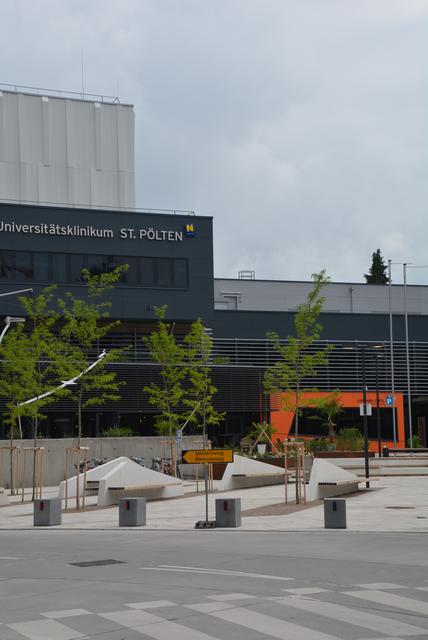 Einsparungen im Uniklinikum St. Pölten befürchtet.