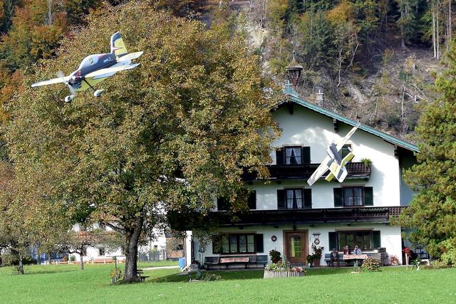 90 Minuten Flugshow auf dem Feld vom "Adler Bauern" in Niederndorf.