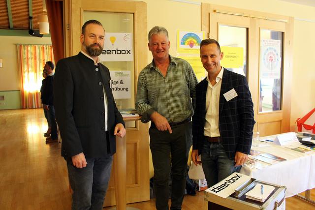 Bgm. Karl Mayrhold (m.) freute sich über zahlreichen Besuch.