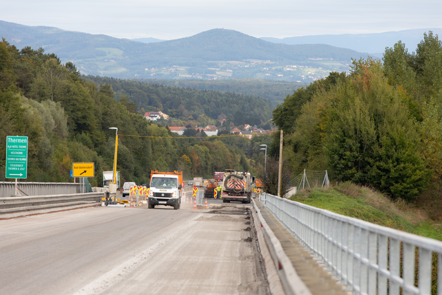 Die Sanierungsarbeiten auf der A 2 Südautobahn zwischen Buch-St.Magdalena und Bad Waltersdorf gehen in die finale Phase. Bis Mitte Dezember sollen die Bauarbeiten abgeschlossen sein. | Foto: Asfinag