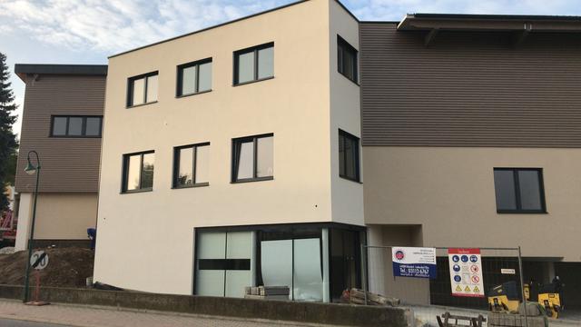 Zur Kalsdorfer Hauptstraße befindet sich der neue Shopbereich.