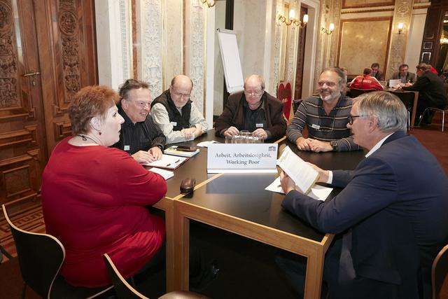 Angelika Zwering, Erich Tomandl, Rudolf Dangl, Johannes Mayerbrugger und August Aust mit Alois Stöger (SPÖ, v.l.).