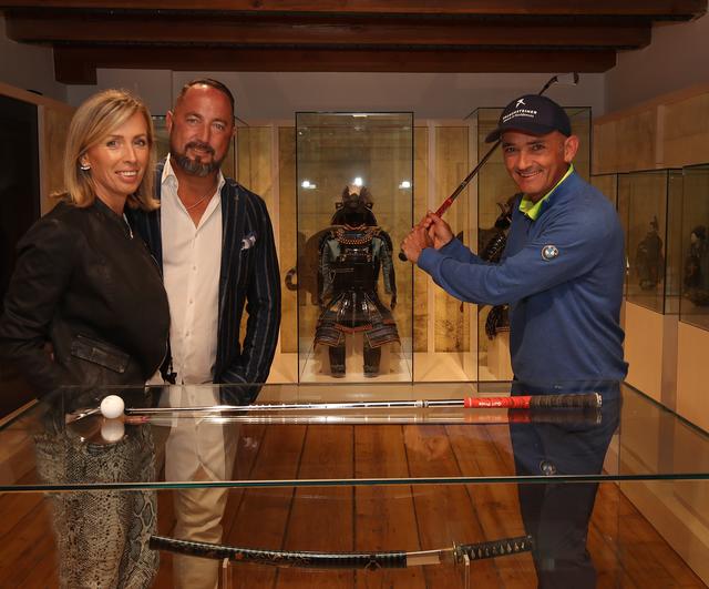 Auch Golfer Markus Brier (r.) besuchte die Ausstellung.