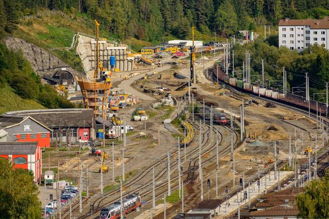 Baumaßnahmen Tunnelportale des Semmering-Basistunnels mit u. a. Park-and-Ride-Anlage in Mürzzuschlag.