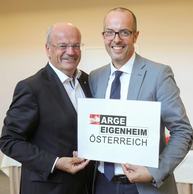 Bundesobmann Christian Struber (li.) und Schriftführer Herwig Pernsteiner wurden bei der ARGE Eigenheim-Präsidiumswahl in ihren Funktionen bestätigt.