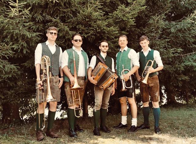 Für musikalische Stimmung sorgt Stubalmblech.
