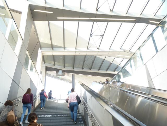 Das Sonnenlicht brauchen wir nicht - wir beleuchten mit Strom