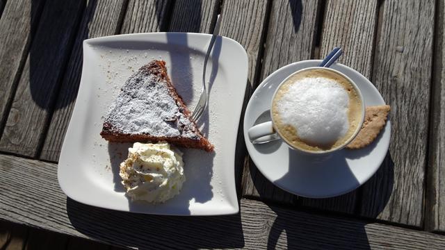 ... mit einer kleinen Stärkung und ...