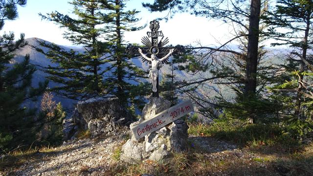 ... bis zum Gaisruck (Geißruck) auf 1074 m.