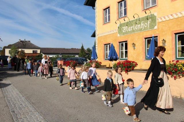 Die Kinder freuten sich darauf, beim Festzug mit zu marschieren.