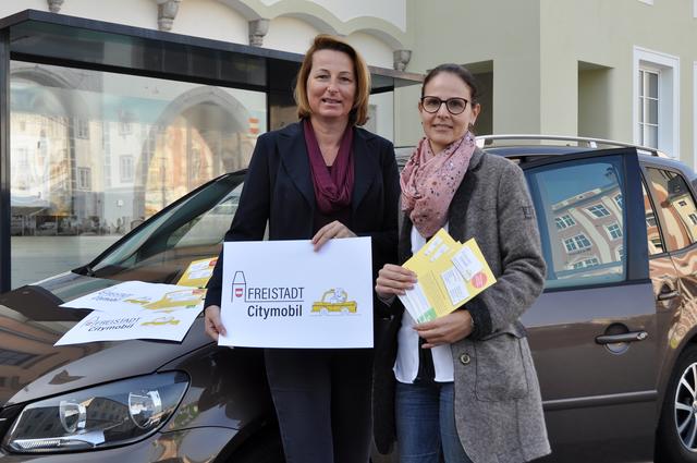 Von links: Bürgermeisterin Elisabeth Paruta-Teufer (ÖVP), Verkehrsstadträtin Sonja Seifried (SPÖ).
