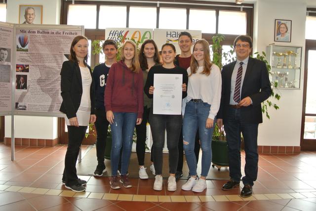 eEducation Koordinatorin Marion Hansal-Pangratz, Bernd Öhler, Patrizia Böck, Vanessa Schön, Caroline Hurter, Raffael Schmid, Denise Strebl, Direktor Christian Rindhauser